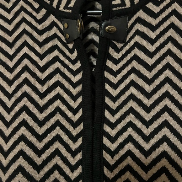 Liz Claiborne Ladies Cape - Picture 2 of 6